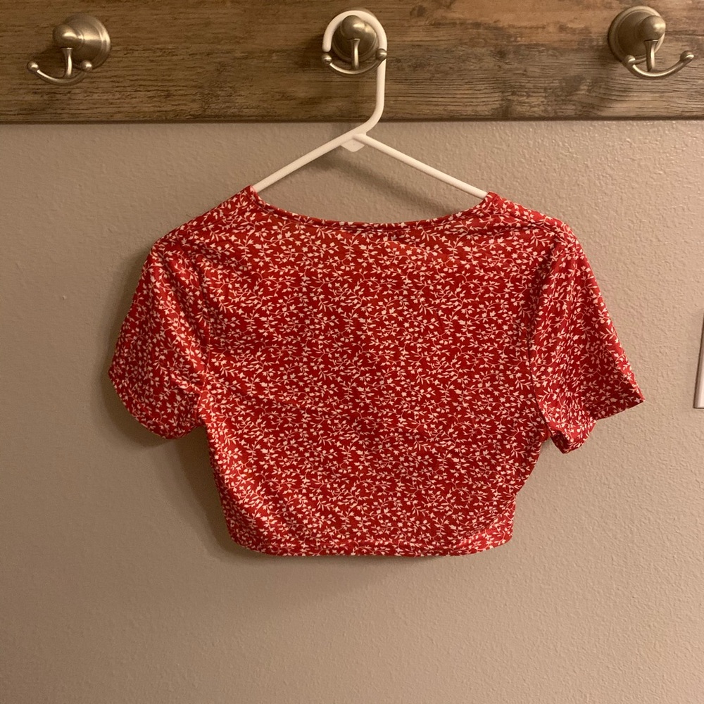 Brand new! Crop tee - Picture 2 of 2